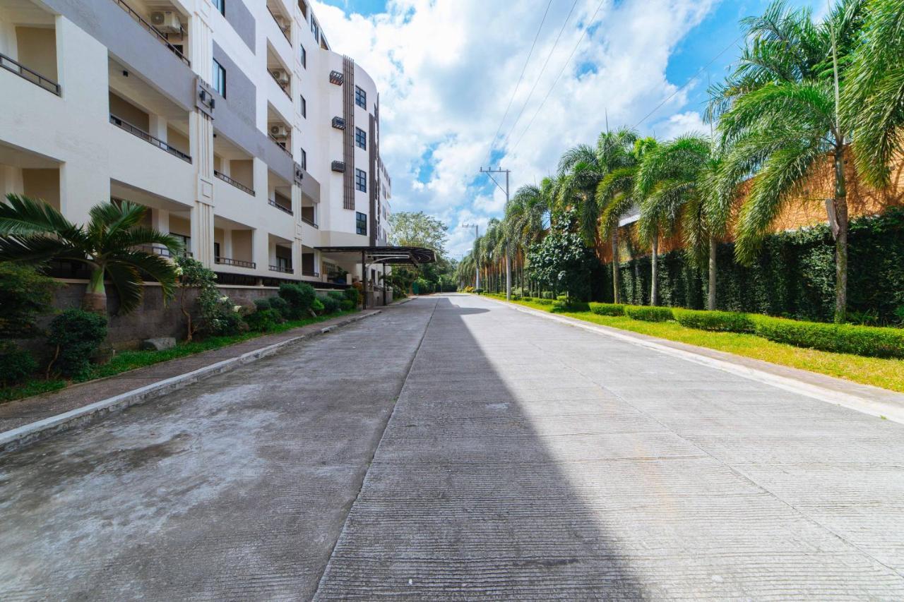 فندق Reddoorz Premium @ Sta Rosa Tagaytay Road Silang المظهر الخارجي الصورة