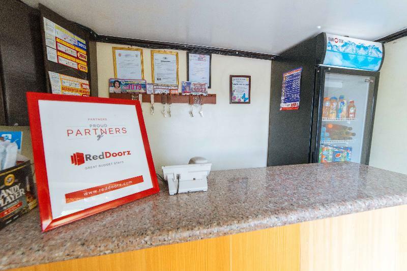 فندق Reddoorz Premium @ Sta Rosa Tagaytay Road Silang المظهر الخارجي الصورة